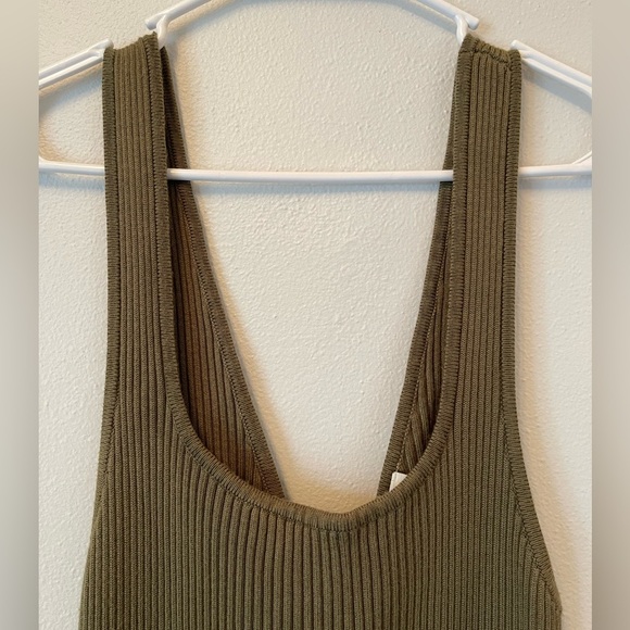 Abercrombie and Fitch olive green ribbed scoop neck midi dress - Picture 3 of 9